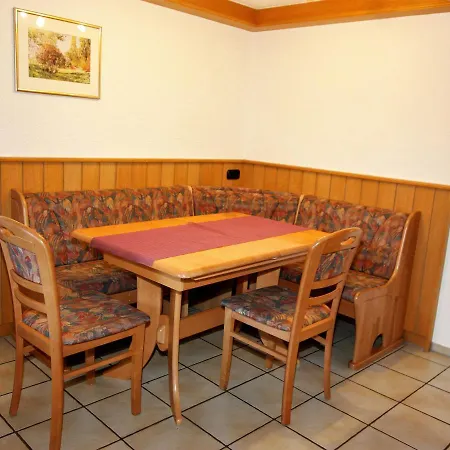 Schwarzwaldhaus Simmelehof لينزكريش