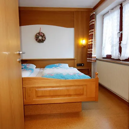 Schwarzwaldhaus Simmelehof * لينزكريش