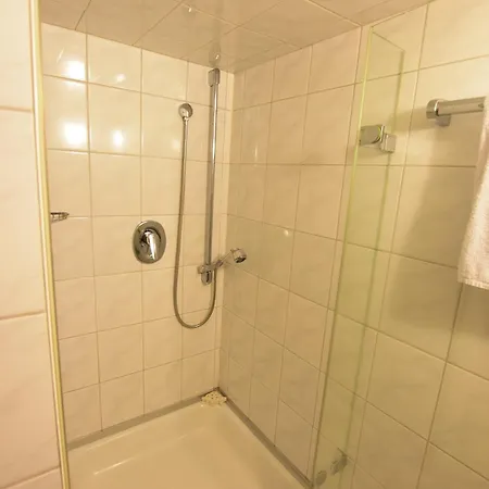 Schwarzwaldhaus Simmelehof * لينزكريش